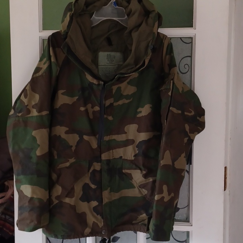 US ARMY  camouflage parka men's size small  women size chest 36-40
